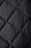 American Vintage Yupibam Steppweste Herren Carbon am Model – Rückansicht