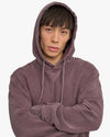 Colorful Standard Classic Organic Hoodie Herren Faded Grape am Model – Detailansicht
