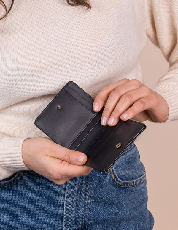 O My Bag Alex Fold-Over Wallet Classic Leder Black Portemonnaie unisex