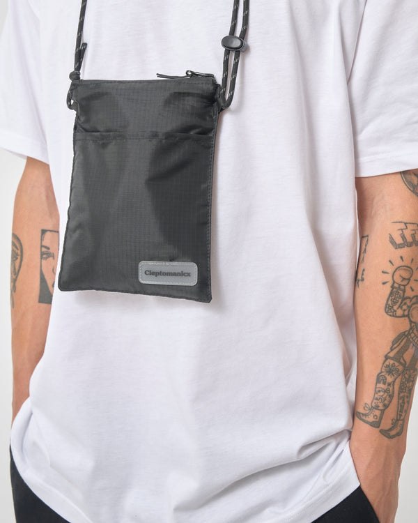 Cleptomanicx SmallLite Shoulderbag schwarz