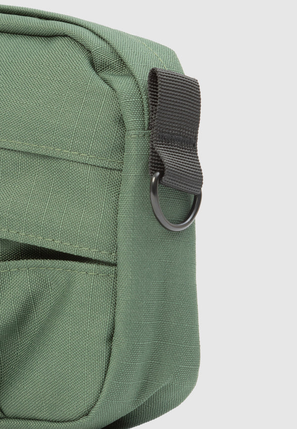 Cleptomanicx Hipbag TAP M 2 Laurel Wreath Dunkelgrün