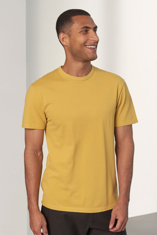 About Companions Liron Pique T-Shirt Herren gelb