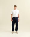 DAWN RISE Relaxed Tapered Jeans Stay Blue – Vorderansicht am Model