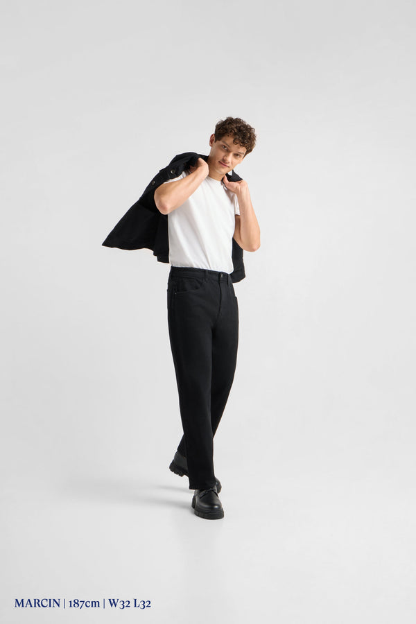 DAWN VEGA Relaxed Straight Jeans Black/Black – Stylingansicht