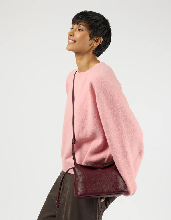O MY BAG Sienna Mini Dark Cherry Soft Grain Leather Handtasche Leder kirschrot