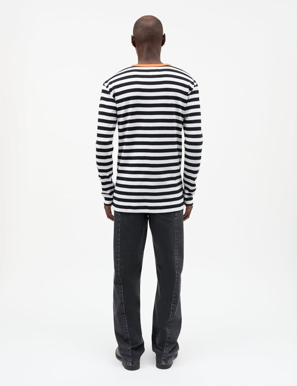 Mads Nørgaard Tobias Langarmshirt – Rückansicht am Model