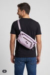 pinqponq Aksel Crossbody Bag – KI-generierte Darstellung