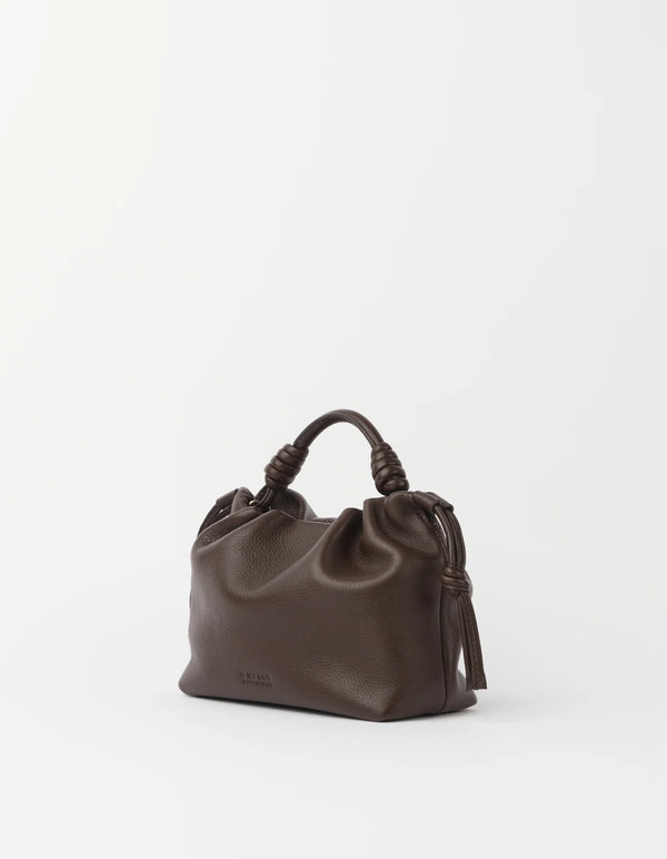 O MY BAG Kiki Mini Chocolate Soft Grain Ledertasche braun
