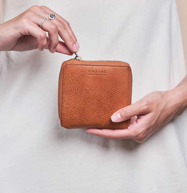 O My Bag Sonny Square Portemonnaie stromboli cognac braun