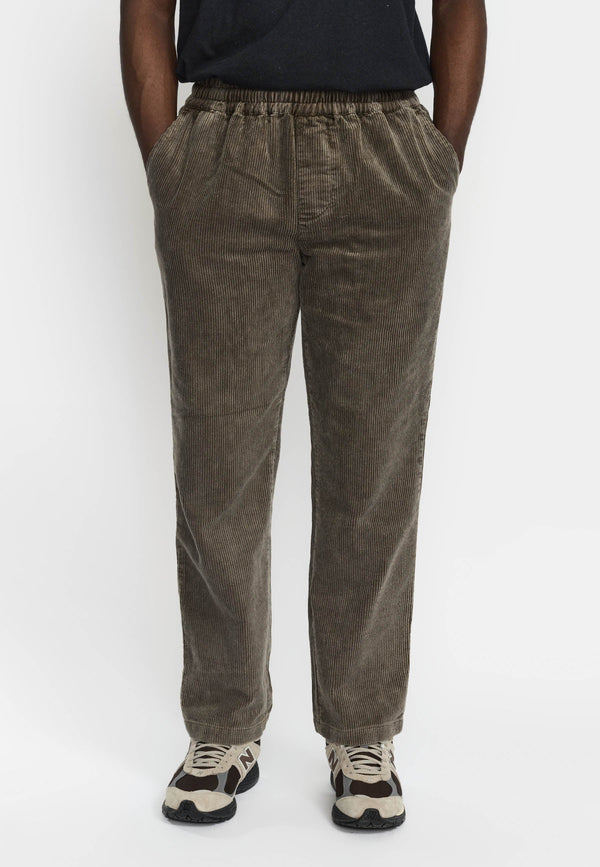 Revolution Casual Trousers Cordhose Lightarmy Hose Herren grün