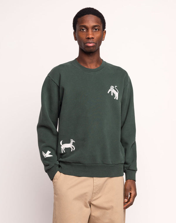 OLOW Wild Sweatshirt Herren Lärchengrün – Vorderansicht am Model