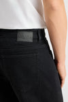 DAWN VEGA Relaxed Straight Jeans Black/Black – Bund und Gesäßtasche