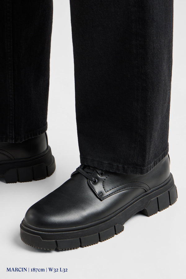 DAWN VEGA Relaxed Straight Jeans Black/Black – Saumdetail