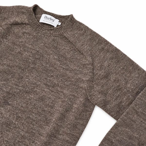Harley of Scotland Shetland-Pullover Herren Hellbraun meliert – Detail an Hals und Etikett