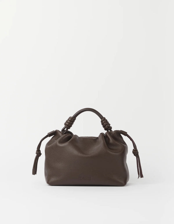 O MY BAG Kiki Mini Chocolate Soft Grain Ledertasche braun