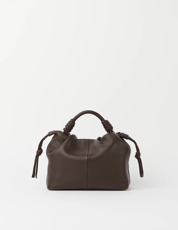 O MY BAG Kiki Mini Chocolate Soft Grain Ledertasche braun