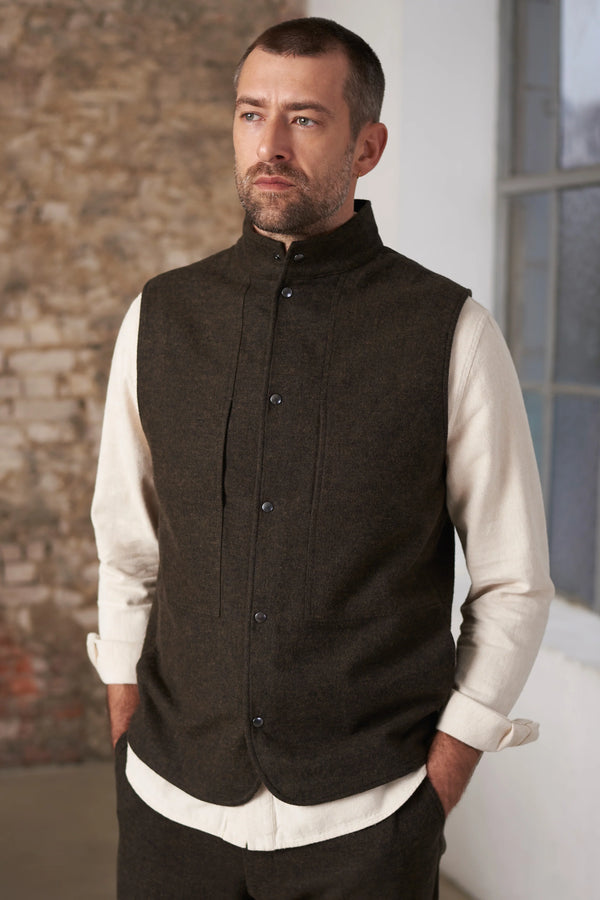 About Companions Wendel Vest Eco Flanel Mud Weste Herren braun