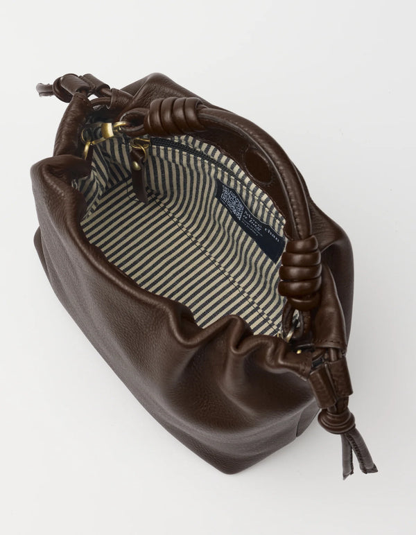 O MY BAG Kiki Mini Chocolate Soft Grain Ledertasche braun