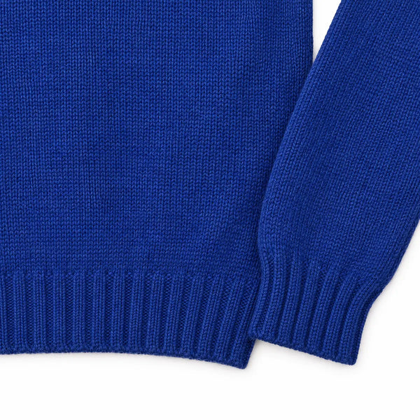 Harley of Scotland Lammwoll-Rollkragenpullover Herren Royalblau – Bündchendetail