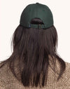 OLOW Stanton Six-Panel Cap in Lärchengrün und Braun – getragen, Rückansicht