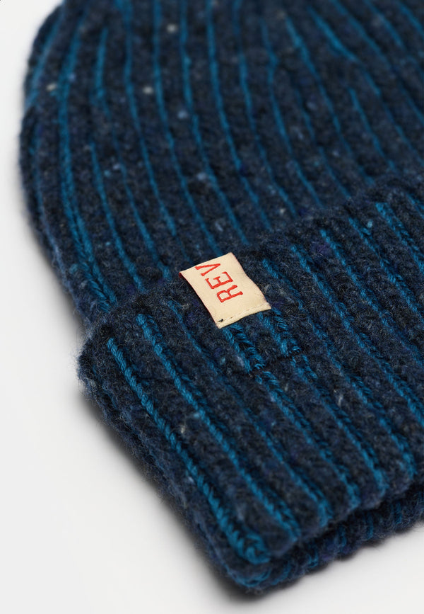 Revolution Melange Beanie in Navy – Detailansicht