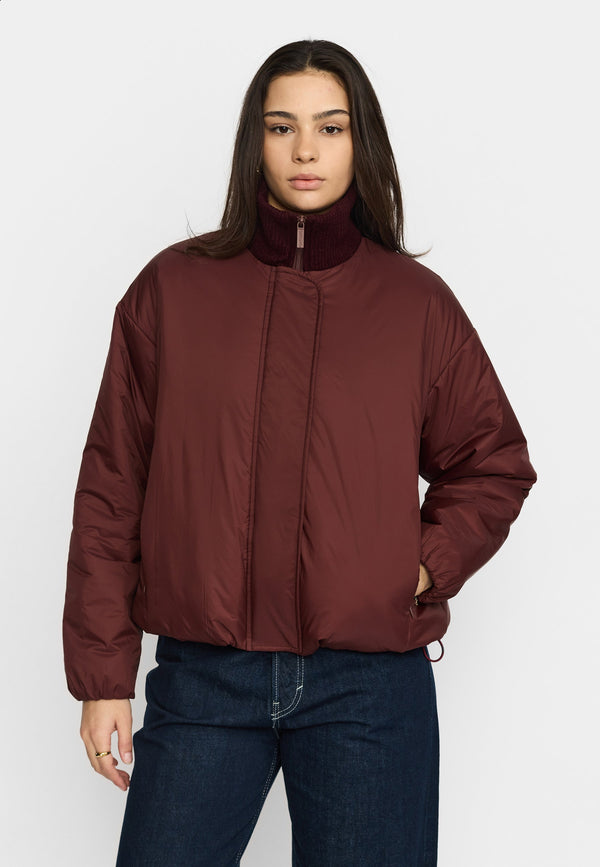 Selfhood 77365 Burgundy – Trageansicht